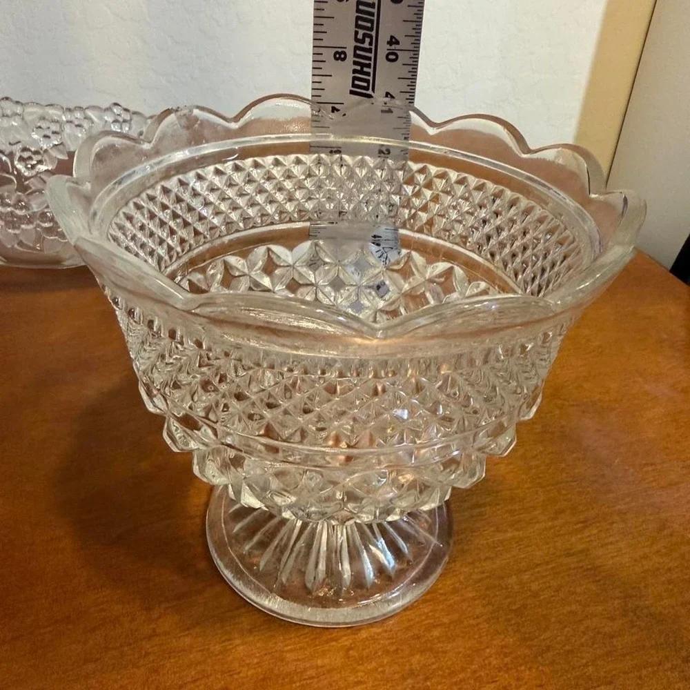 Vintage Anchor Hocking Wexford Clear Glass Footed Bowl Scalloped Edge Diamond